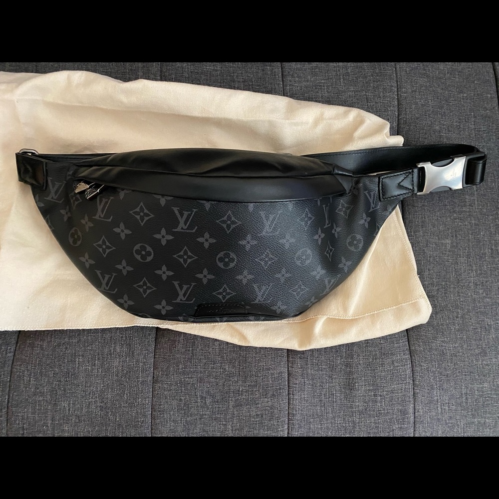 LOUIS VUITTON DISCOVERY MONOGRAM ECLIPSE BUMBAG. VERY RARE!